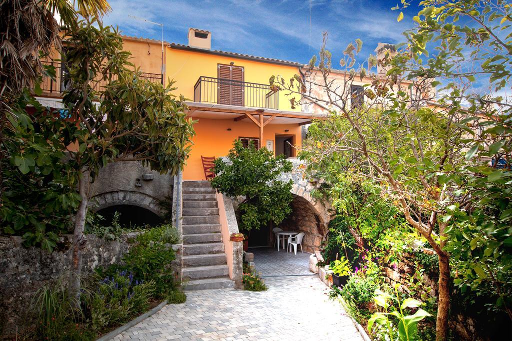 Holiday Home Kuca Na Moru Kornić Exterior foto